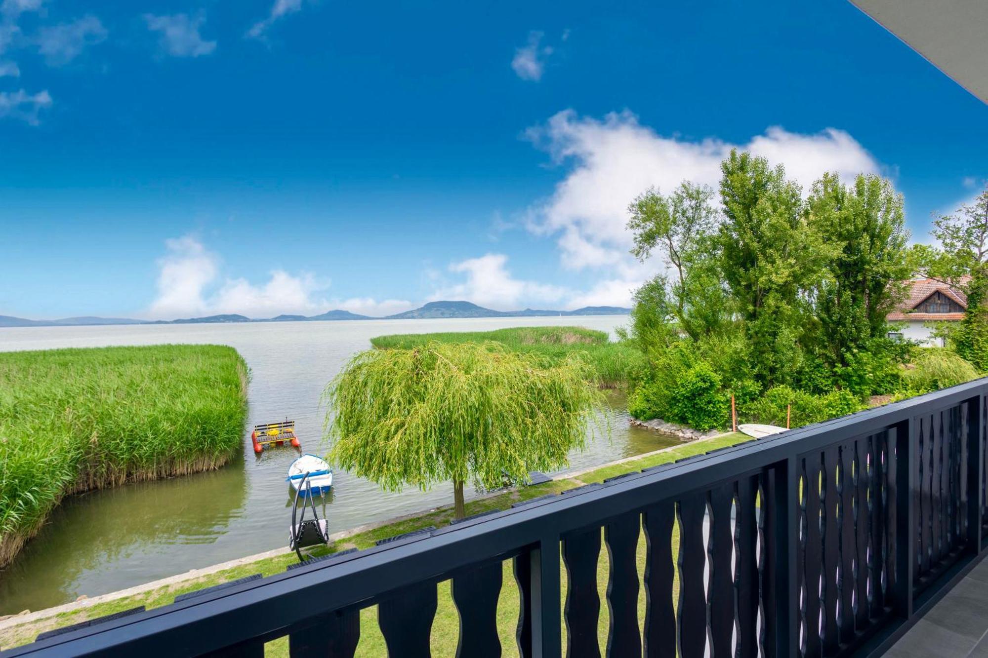 Balaton A Kertben - Balaton In The Garden - Beachfront Houses With Beautiful View, Private Beach Balatonfenyves Zewnętrze zdjęcie